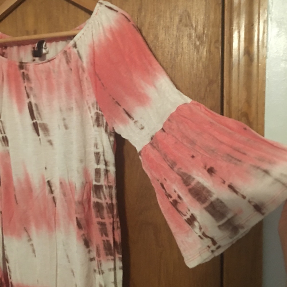 Size medium hippie-inspired spring top 🌸🌻🌾